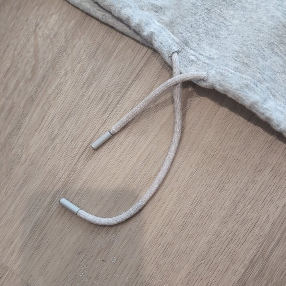 Aritzia Babaton Weekender hoodie Cropped With Cinch grey small - Picture 5 of 8